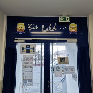 THW Türbeschriftung